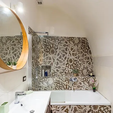 Apartment Eccehomo 29 La Casa Di Piero Neapel